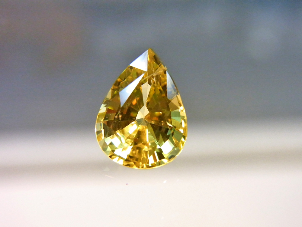 イエローサファイヤ ペアシェイプカット ２．８１ｃｔ - アレックス